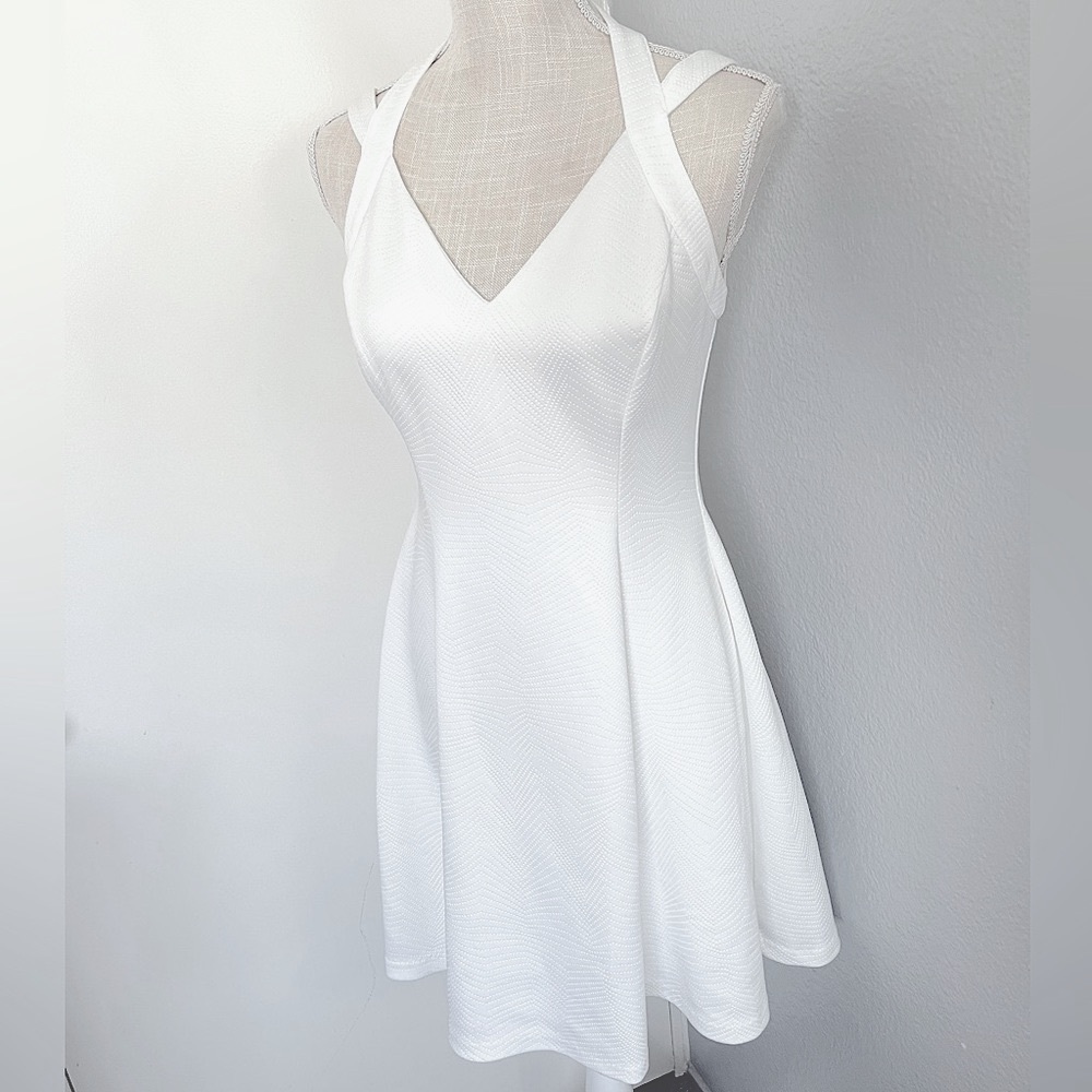 GUESS Womens White Sleeveless Embossed Dress